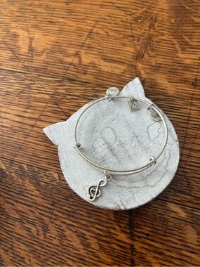 Silver Tone Music Note Charm Bangle Bracelet Alex and Ani Silver